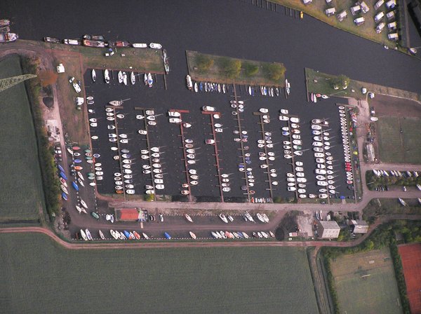 Jachthaven Tusken De Marren
