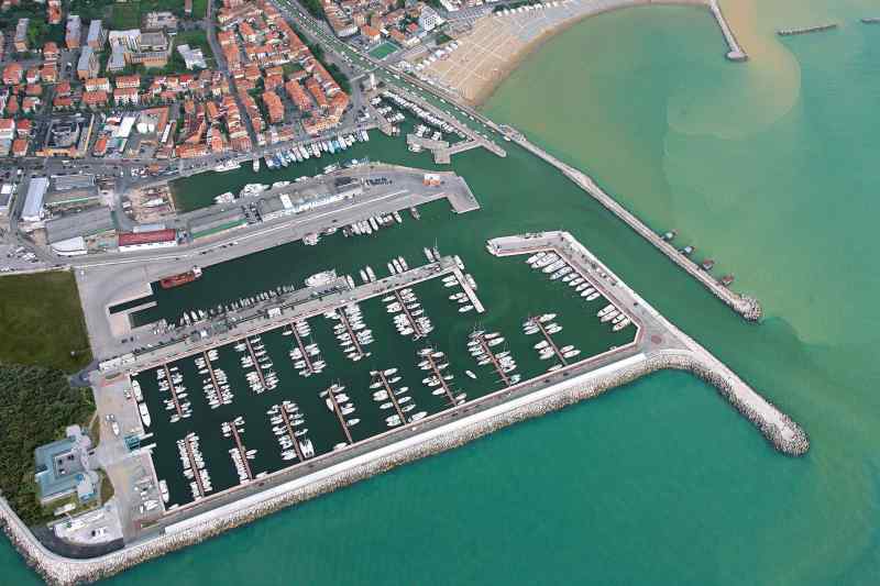 Marina dei Cesari